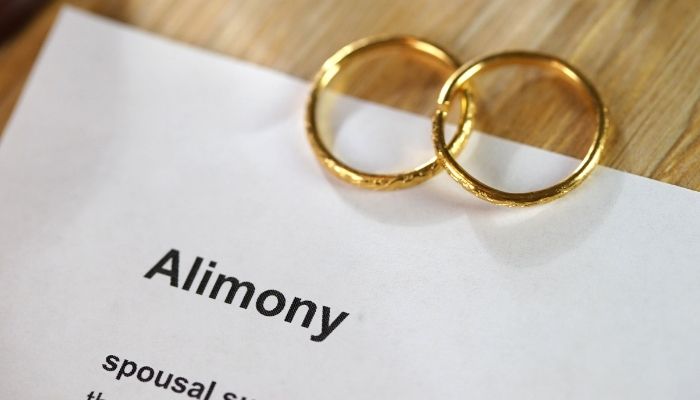 If a Wife Files for Divorce, Can She Still Get Alimony?